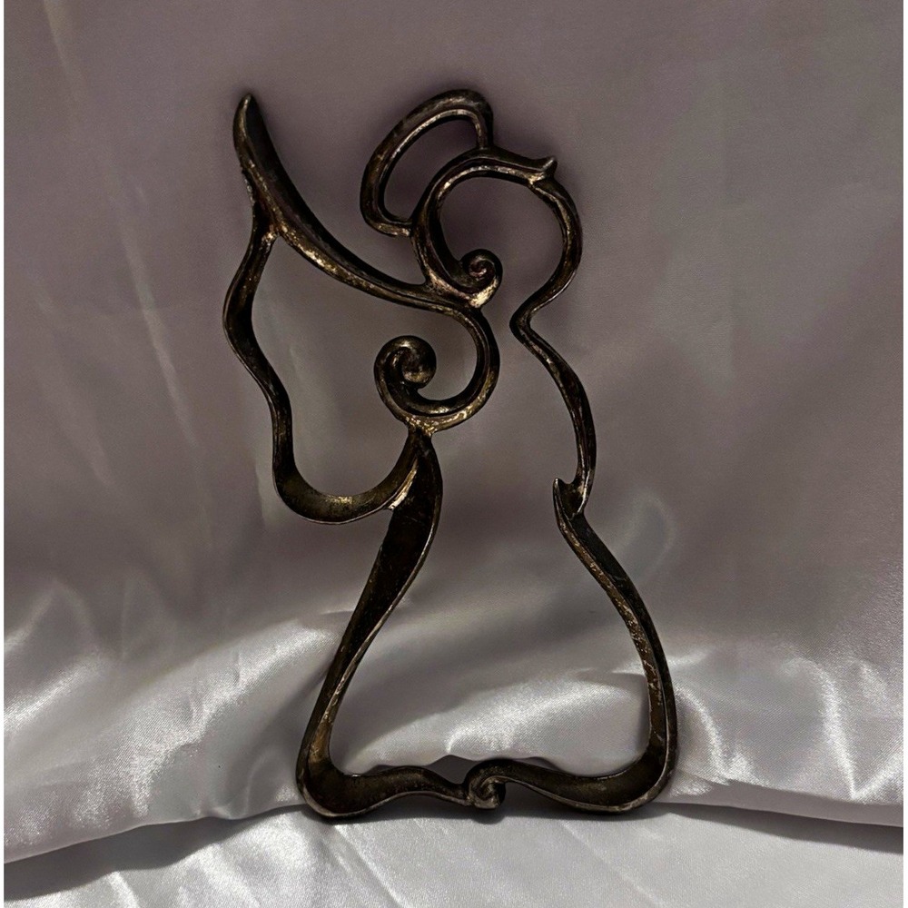 Silver Metallic Metal 3D Effect Angel Figurine 6 in holiday trivet.[A1]
